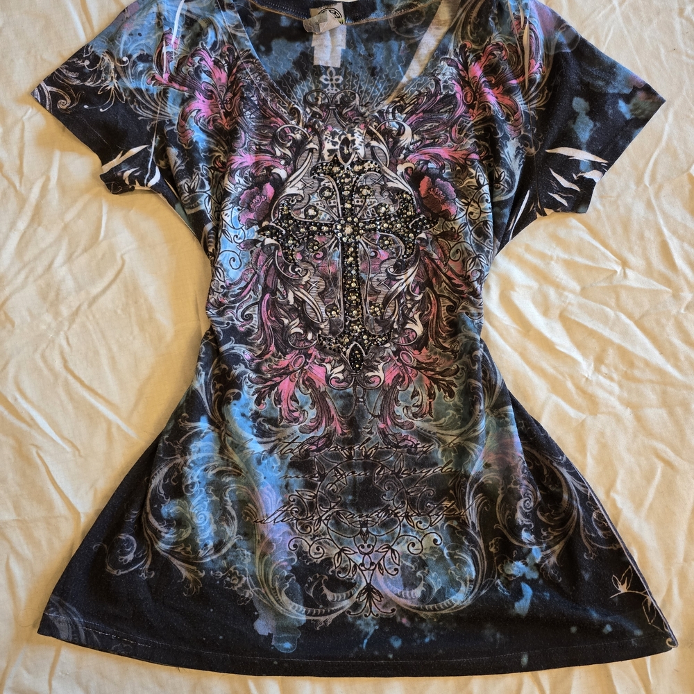 Y2k Affliction style Women's Black and Pink Graphic Top